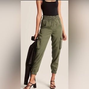 Abercrombie & Fitch Green Relaxed Fit Cargo Pant